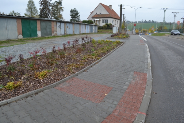 Chodníky Ocmanická, Husova, V. Nezvala