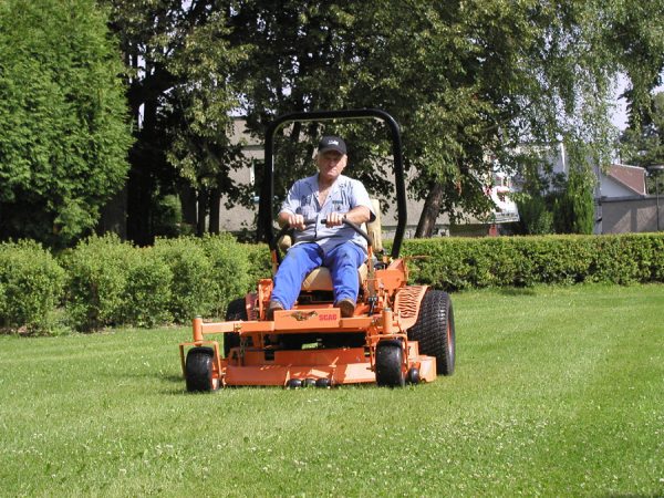 Hledáme obsluhu mulčovače Scag