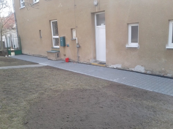 Nový chodník v MŠ Třebíčská